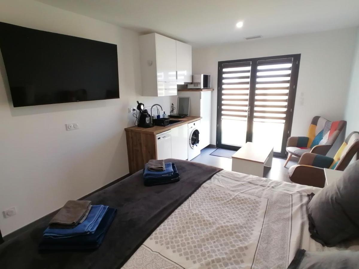 Apartment Bleu: Seaside Comfort With Modern Amenities *