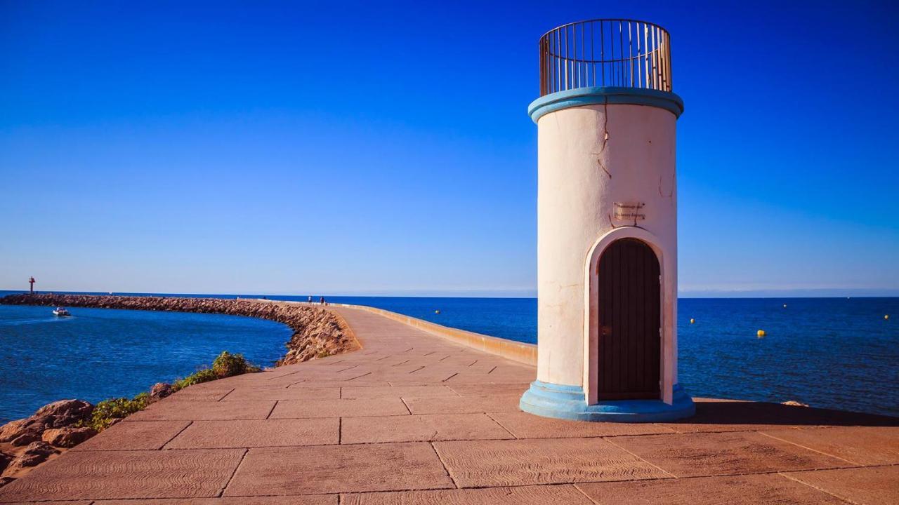 Apartment Bleu: Seaside Comfort With Modern Amenities *